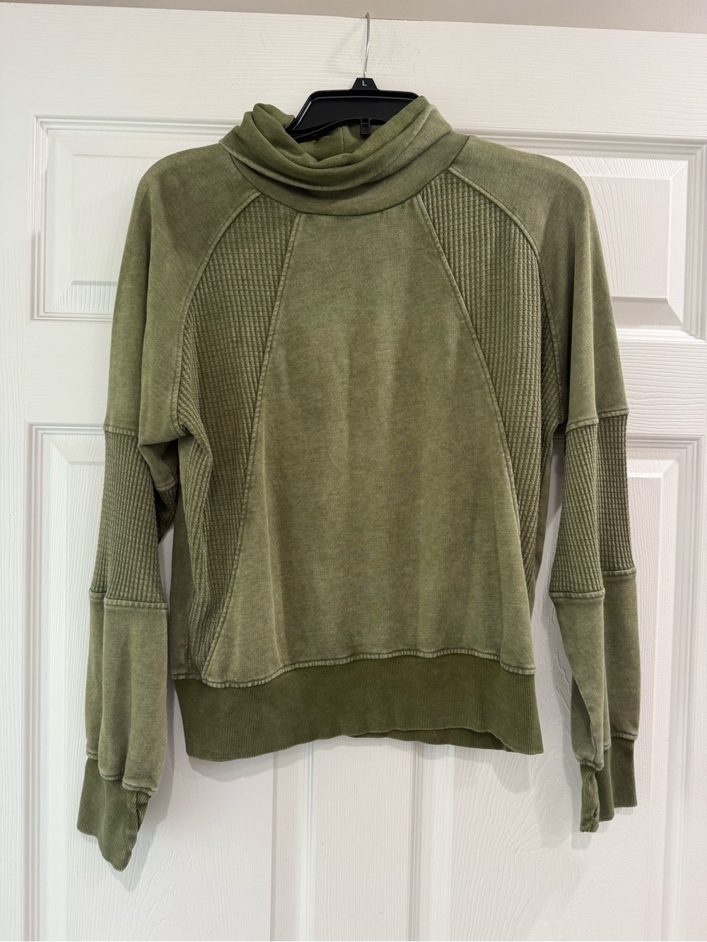 Evereve Kassandra Thermal Mix Sweatshirt Olive Green Turtleneck Women’s Small